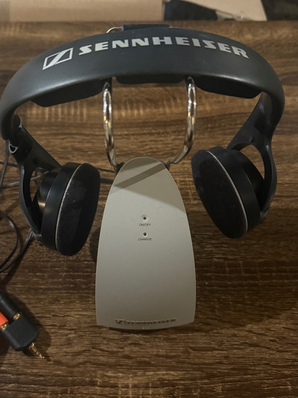Sennheiser HDR 120 Wireless Headphones with Silver Charging Base